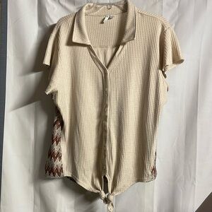 Ladies, lightweight almost sheer back, button waffle top size XL